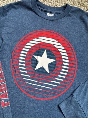 Marvel Captain America Youth Long Sleeve Shirt, Size Medium